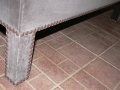 détail du cloutage au niveau d'un pied